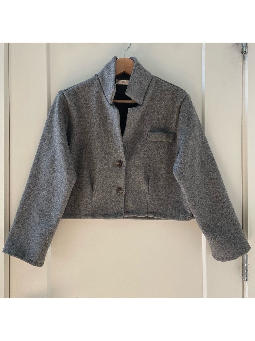 Korean crop flannel grey jacket size 4 made in Korea NWT